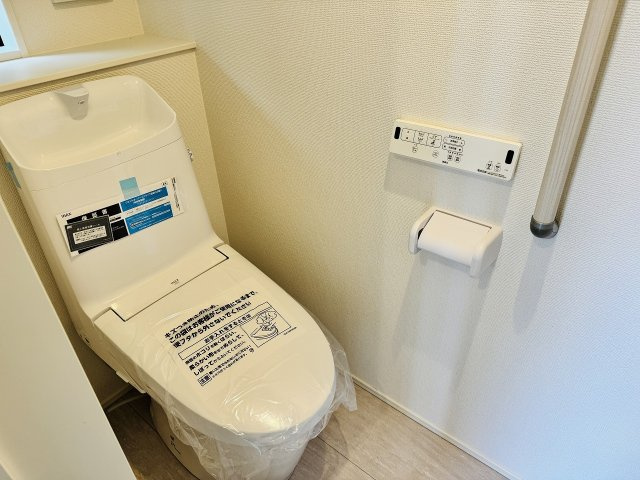 ～暖房温水洗浄機能付きトイレ　冬場は特に嬉しい機能ですね～