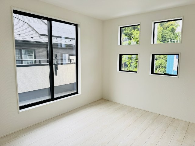 ～2階バルコニーに面している7.0帖の主寝室～