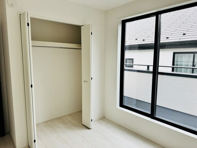 ～収納力の高いクローゼット完備～