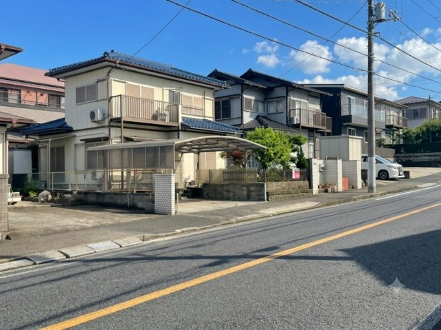 静かな街並みの中で、心やすらぐ新しい生活を。閑静な住宅街が、あなたの暮らしを優しく包み込みます