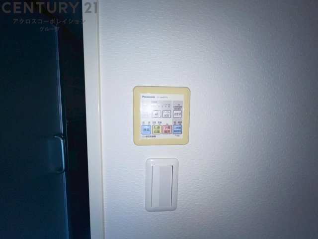 暖房機能があるため、冬場でも温かい浴室で入浴でき、乾燥機能があるため、水気を素早く取り除けます。また、換気機能があるため、湿気を素早く排出してカビや雑菌の発生を防ぐことができます。