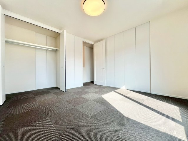 2階洋室も陽当たり良好！