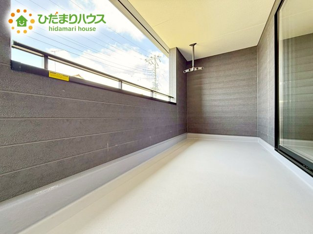 お布団など大きいものも、充分に干せる広さがございます。人気のベランピングも楽しめる広さ！自宅のアウトドア空間でゆったり過ごせます。