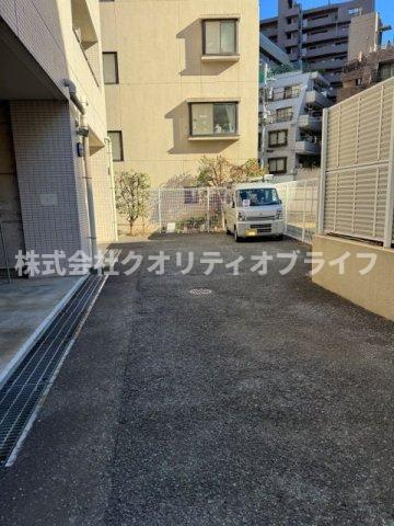 マンション内へスムーズに行き来できる駐車場！