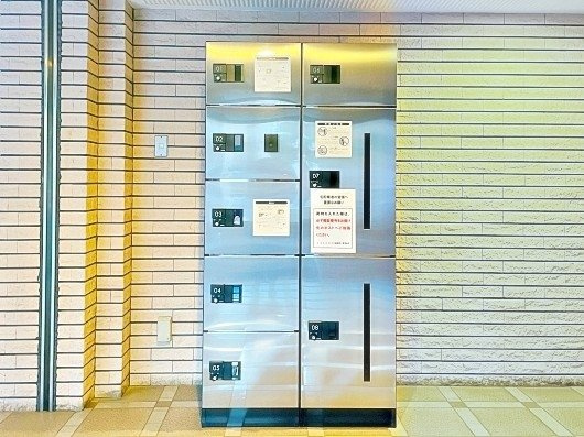 留守中の荷物の受け取りも心配ありません。宅配ボックス完備♪