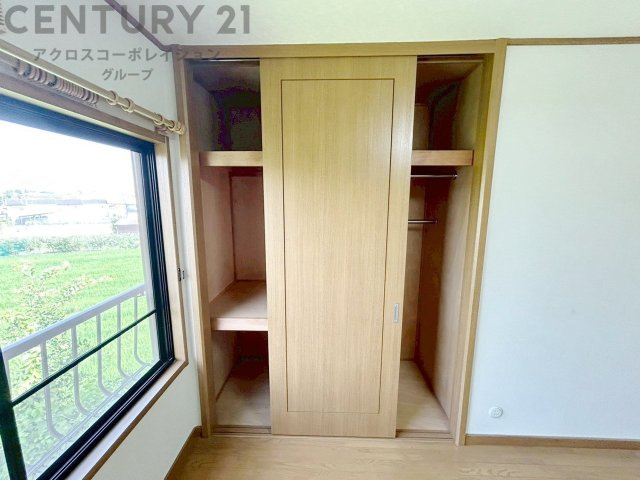衣類やアクセサリー、小物類の収納が便利で整理整頓がしやすく、部屋の美観を保ちつつ、スペースを最大限に活用できます。衣服のしわやダメージを防ぎ、長持ちさせることができます。