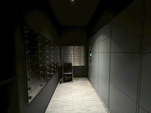 【宅配ボックス】様々なサイズに対応！お荷物の宅配時間を気にせず、お出かけ可能です。