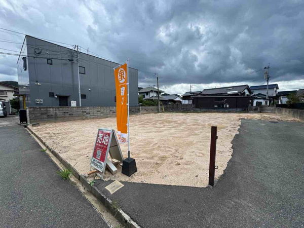 【徳吉西一丁目（4期）の前面道路含む現地写真】