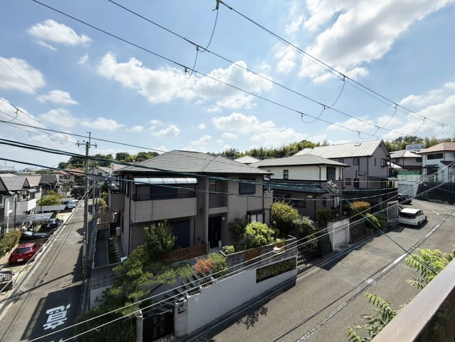 2階ベランダからの南東側の眺望です。（2026年8月現在）