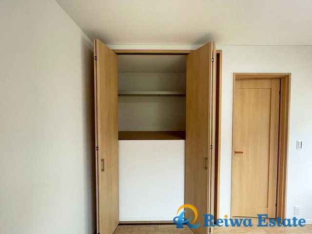 全居室に収納を完備しておりますので、居室を有効活用出来ます。