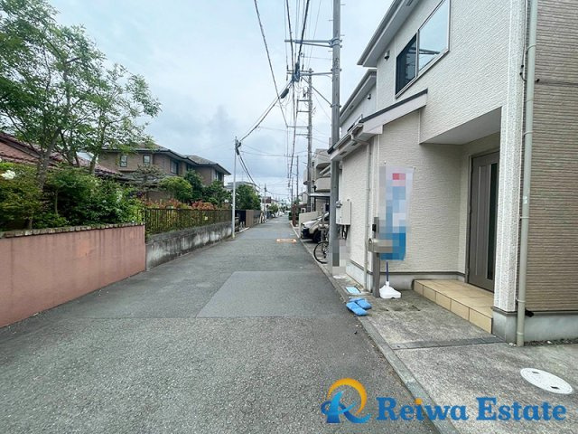 周辺は戸建てを中心とした閑静な住宅街です。