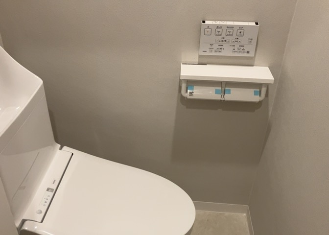 トイレは大きさや形、機能、抗菌性などが異なる多種多彩なタイプが各メーカーから出ています。それぞれに良さがあるため、事前にどういったタイプのトイレがいいのかをご家庭内で決めて、内見に行くといいでしょう。