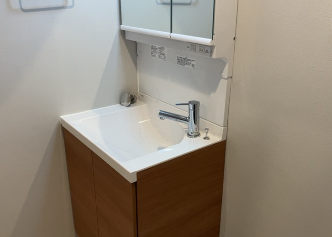 洗面化粧台では顔を洗ったり、身だしなみを整えることが本来の使い方ですが、用途によっては洗面化粧台に求められる機能が違ってくるため、ご自身や家族のライフスタイルに合ったものを選ぶことをおすすめ致します。
