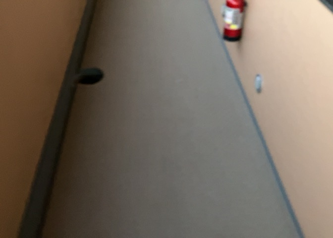 マンションのエントランスには、もともと風よけや防犯の役割がありますが、マンションによって宅配ボックスなどの設備が備わっている所もあります。日々の生活をイメージしながら生活しやすさをチェックしましょう。