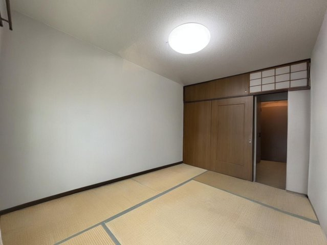 和室になります。　家具等をAIにて消しております。