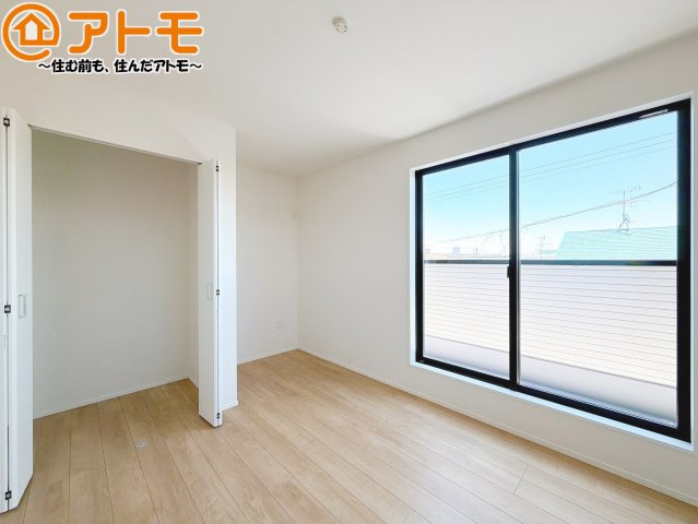収納スペースもしっかり確保したお部屋は、収納家具の数も減らせるのでお部屋を広く使えます！