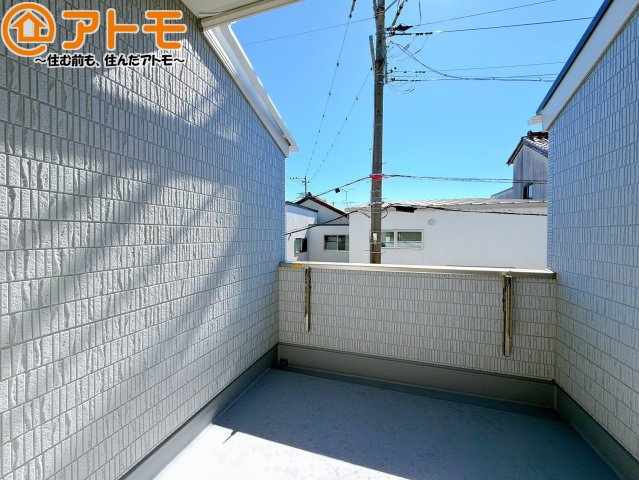 陽当りの良いバルコニーはお洗濯物はもちろんお布団もふかふかになります♪