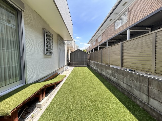 広々したお庭はお子様やペットの遊び場としても利用可能♪