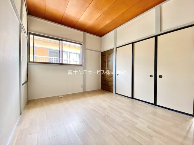 広々とした洋室です