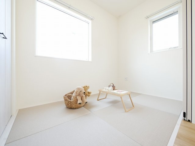 お子さんの遊び場やお昼寝、趣味の読書など、使い方自由自在！※同仕様のモデルハウスです