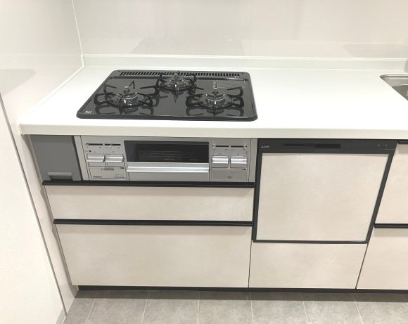 グリル付きのコンロで料理もはかどります♪