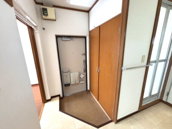 シューズBOX付玄関です。