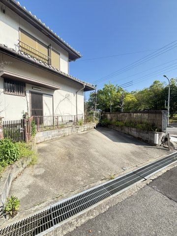 敷地内駐車場は2台付（車種によります）