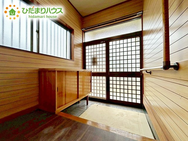 玄関がひろいので親子で並んで仲良く靴が履けますね(^^)/