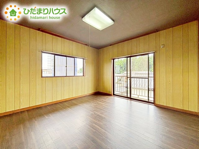 2面採光を確保した明るい室内は、風通しも良く、大変居心地の良い空間となっております。