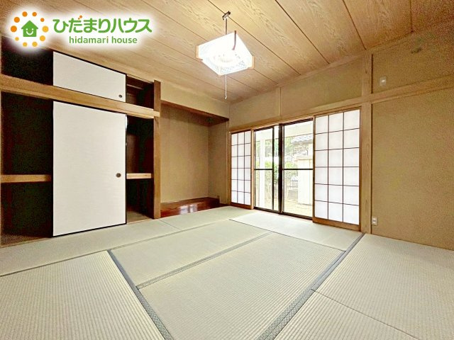 日本人の心を落ち着かせてくれる、爽やかな畳の香りが心地よい和室。家事の合間にちょっと一休みしたい時や、お子様の遊び場としてもご使用いただけます。