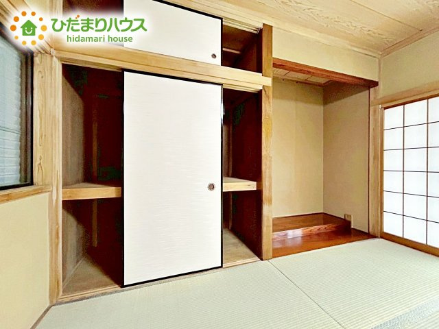 奥行きが広い収納スペースなので、お布団も楽々しまえますね！！