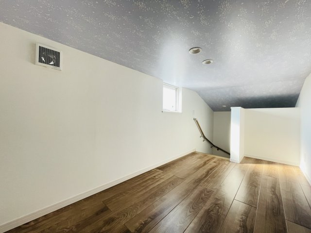 小屋根裏収納