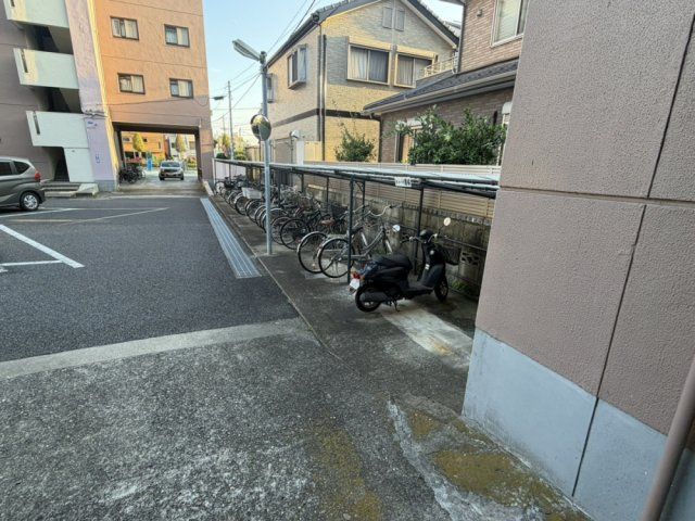 【バイク置き場/駐輪場】
