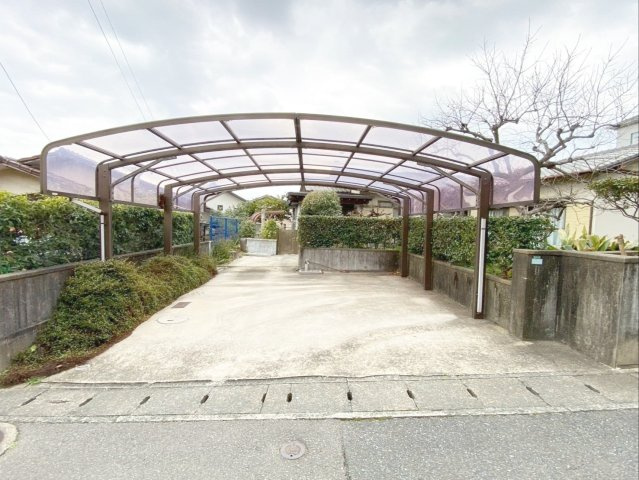 駐車場です！カーポートがあります！