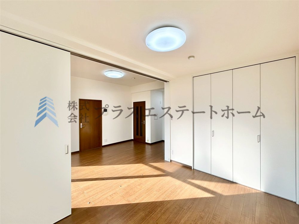 扉を閉めれば個室になります♪