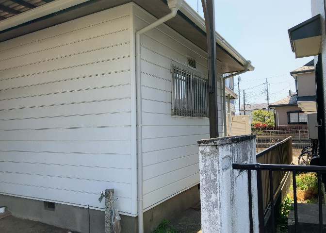 木造住宅とは土台、壁、柱など建築物の強度を支える構造体の材に木が使用されている構造を指します。構造体は建物の自重を支えるだけではなく風圧や水圧、積裁荷重などあらゆる衝撃に耐えるための基礎です。