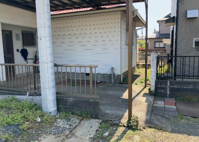物件の詳細については、現地を見てわかること以外に、役所や法務局などで調べないとわからないことがあります。そのため、現地に行く場合は、もしこの物件を買ったらどのような生活ができるかをイメージしましょう。