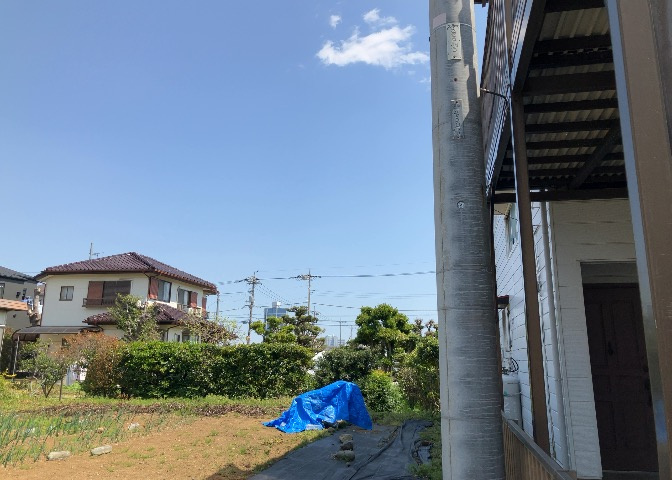 桜や紅葉の名所に出かける人は多いと思いますが、家にいながら季節の移ろいを感じる生活を送りませんか？リビングや窓から見える景色が生活を彩るワンポイントに！現地から見える景色を堪能してみては如何でしょう。