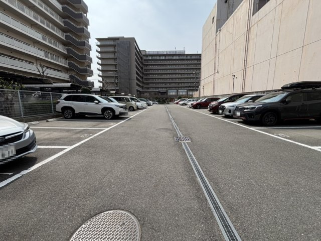 【駐車場】　敷地内に駐車場があります。