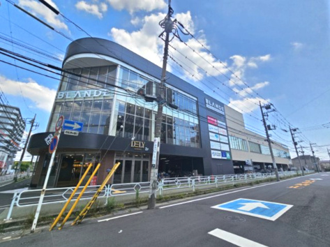 2024年6月のOPENしたばかりの「人」と「食」が集まるBLANDE　マンションに隣接し、帰り道に立ち寄れます