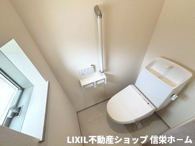 1階温水洗浄トイレ