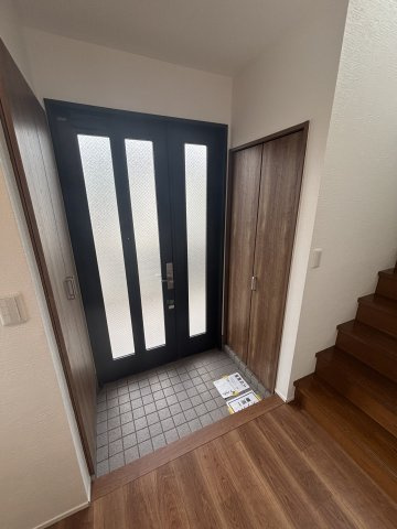 玄関横収納も大容量です。