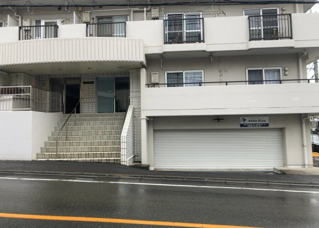 隣家の土地はどうなっているのか、生活利便施設が近くにあるのか、学校まで近いかなど、お客様のライフスタイルにあわせたイメージが重要です。また、近くにあると困る施設が近くにないかも確認するといいでしょう。