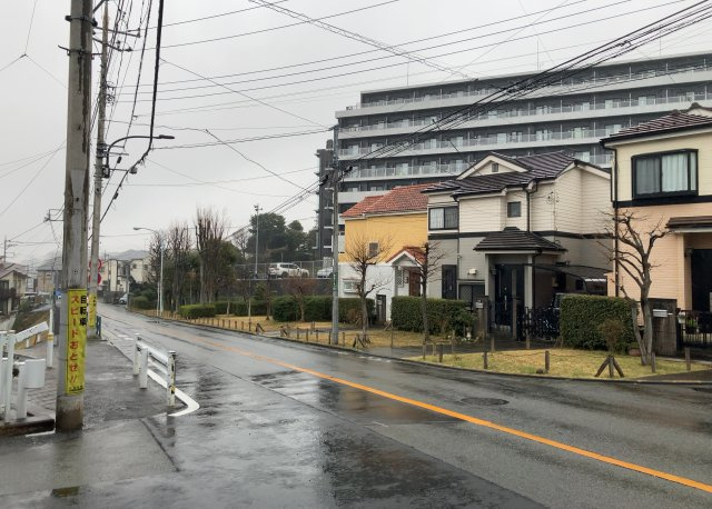 景色重視でお家選ぶをするとスーパーが遠い！学校が遠い！など生活をするうえで利便性で困ることもあります。まず一度現地を見学する際に、周辺の施設などがあるかを確認し、暮らし始めた後のことを想像しましょう。