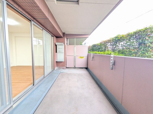 ～南向きで陽当たりの良いバルコニー　洗濯物がよく乾きそうです～