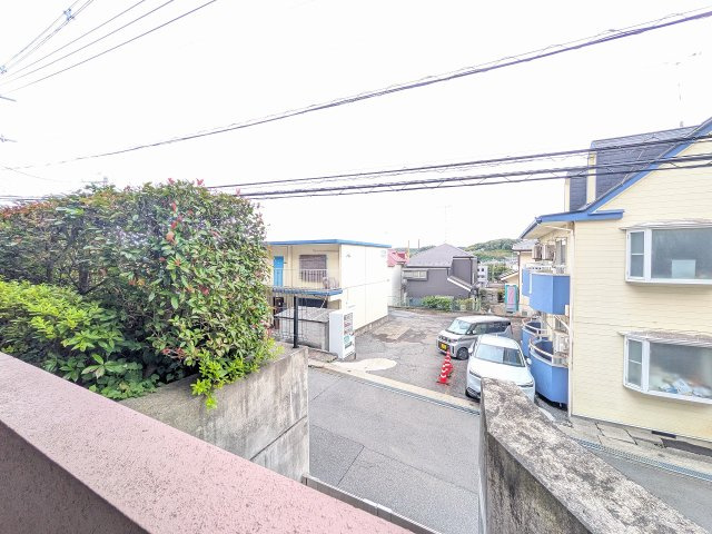 ～1階住戸ですが、前面道路より高さがあります～