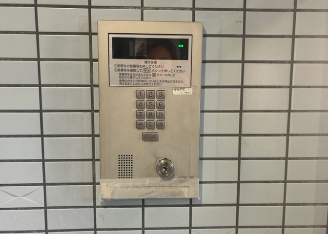 当然のことではありますが、オートロックやセンサーライト、ホームセキュリティーなどの防犯設備があれば、小さいお子様がいるご家庭も安心ですよね！まず物件購入の際は、防犯設備もチェックするようにしましょう。