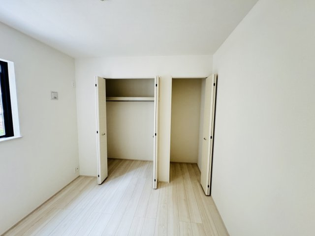 1F4.5帖洋室収納・クローゼット2つでたっぷり収納♪