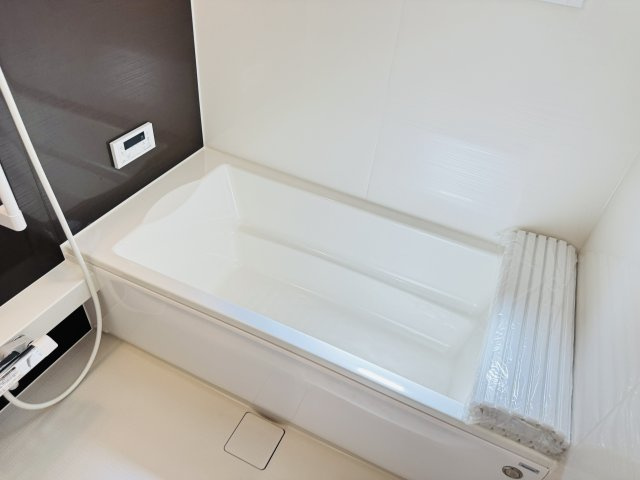 足を伸ばせる広々浴槽で毎日リラックス♪