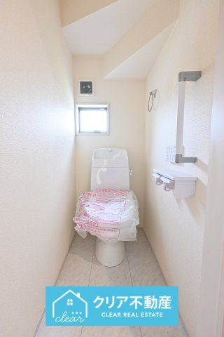 シャワー＆暖房便座付きのトイレです！